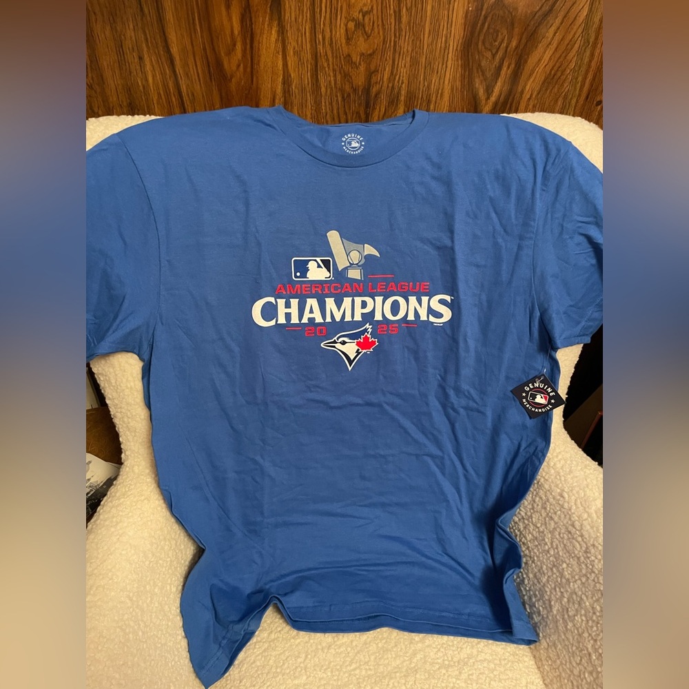 NWT men's extra large Blue Jays 2025 American League Champions